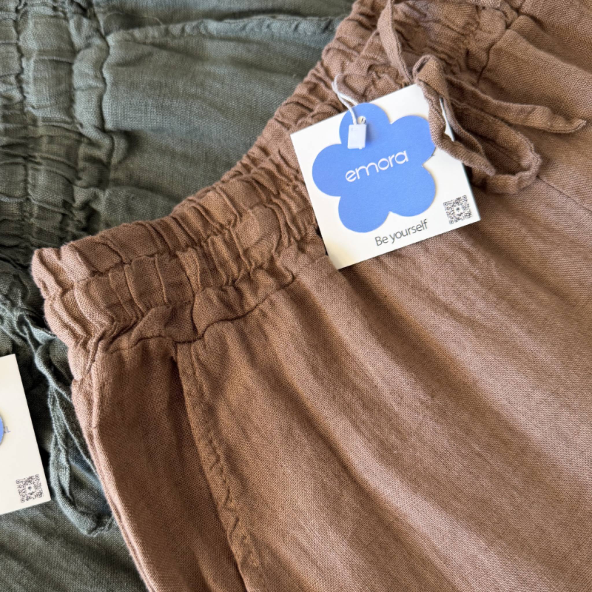 Relaxed linen trousers